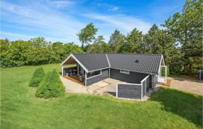 Amazing Home In Tarm With Wifi